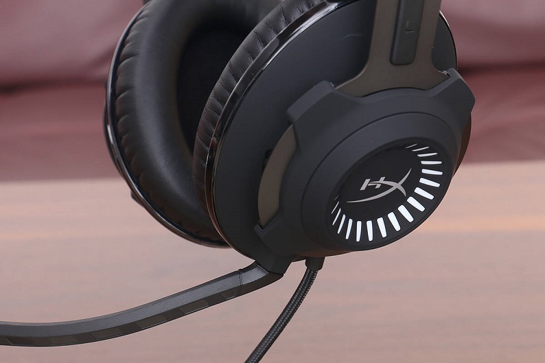 HyperX Cloud Revolver S Review: The Best FPS Gaming Headset 